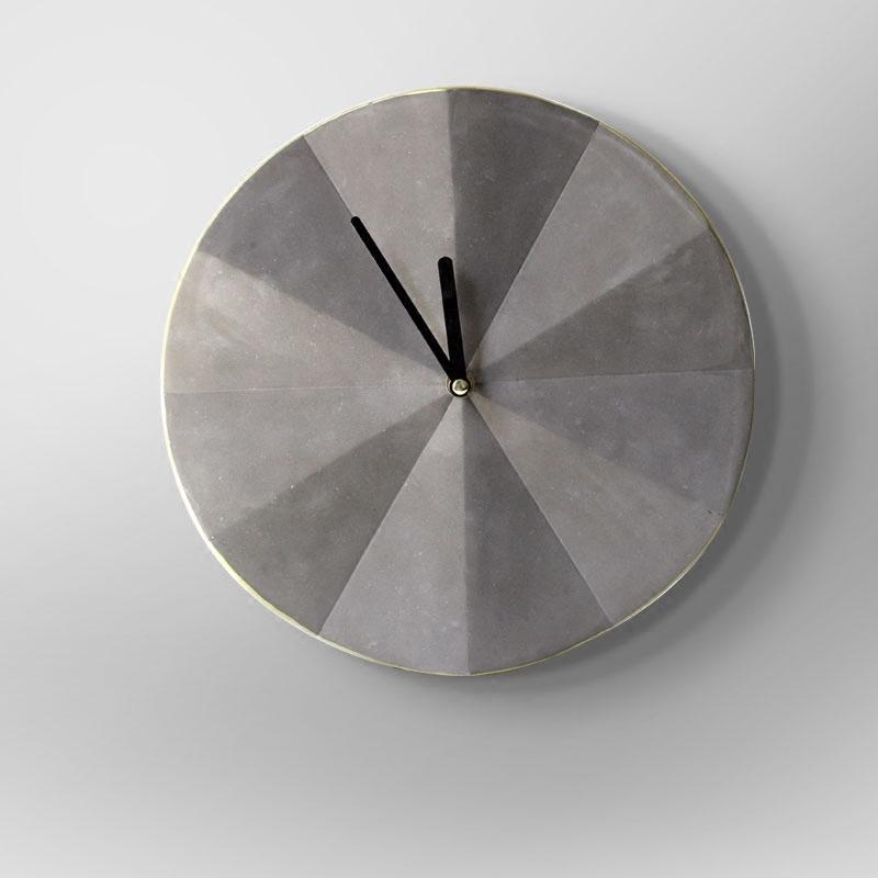https://madmolds.com/cdn/shop/products/Industrial_Wall_Clock_Silicone_Mold_12.jpg?v=1648035886