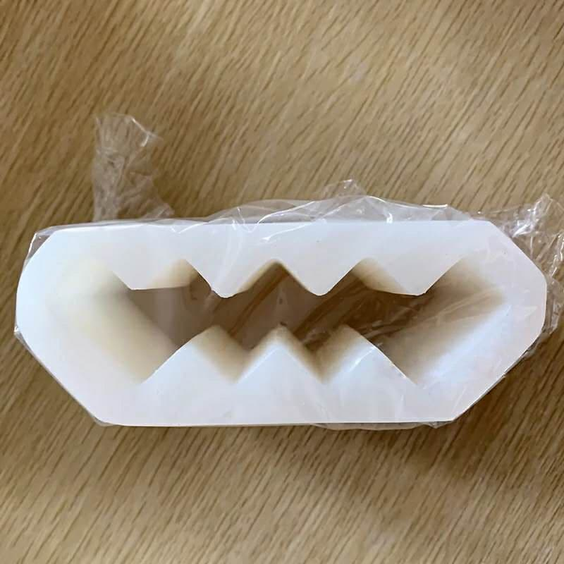 https://madmolds.com/cdn/shop/products/Wavy_soap_dish_silicone_mold_91.png?v=1648036326